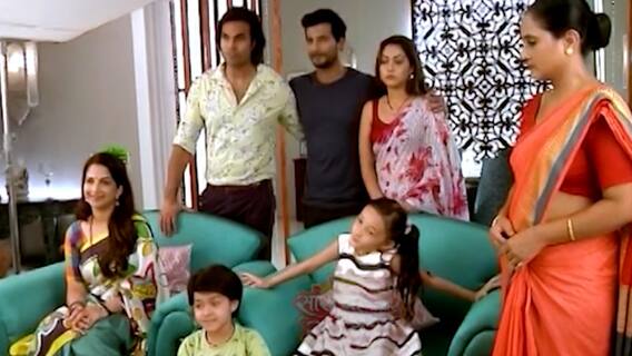 Tujhse Hai Raabta: Kalyani is upset during Family photo-shoot | SBS