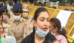 ਆਮ ਆਦਮੀ ਪਾਰਟੀ ਨੇ ਕੈਪਟਨ ਰਿਹਾਇਸ਼ ਅੱਗੇ ਦਿੱਤਾ ਧਰਨਾ, ਹਿਰਾਸਤ 'ਚ ਲਏ ਲੀਡਰ