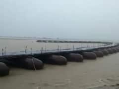 हवा और बारिश की वजह से घागरा नदी में बह गया पीपा पुल, यूपी से बिहार को जोड़ता है ये ब्रिज