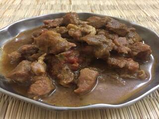 ஒருவர் கை பக்குவத்தில் ஊரே சமைக்கும் எண்ணெய் சுக்கா! இது தான் மதுரையோடு பக்கா!