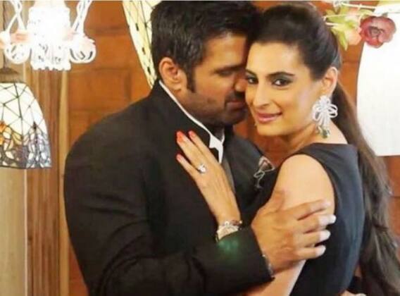 किसी फिल्म से कम नहीं है Suniel Shetty की लव स्टोरी, पूरे 9 साल किया था शादी के लिए इंतज़ार किसी फिल्म से कम नहीं है Suniel Shetty की लव स्टोरी, पूरे 9 साल किया था शादी के लिए इंतज़ार