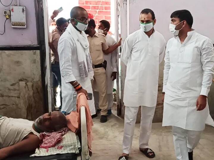 Tej Pratap Yadav reached sadar hospital hajipur to see the health system he said all systems are fail ann स्वास्थ्य व्यवस्था देखने के लिए उतरे तेज प्रताप यादव, सदर अस्पताल में स्थिति देख भड़के; कहा- सब फेल