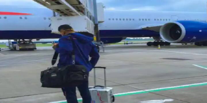 চোট আঘাত থেকে সেরে ওঠার পর প্রত্যাবর্তনে মরিয়া টিম ইন্ডিয়ার মিডল-অর্ডার ব্যাটসম্যান কে এল রাহুল। সোশ্যাল মিডিয়ায় একটি ছবি শেয়ার করে তিনি ফ্যানদের লন্ডনে পৌঁছানোর কথা জানিয়েছেন।(ছবি সৌজন্য : কে এল রাহুল/ইনস্টাগ্রাম)