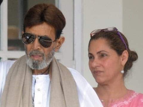 ख़बरों की मानें तो राजेश खन्ना के अंतिम समय में डिंपल 27 साल बाद उनके पास आ गई थीं और उनके साथ रहने लगीं थीं. बताते हैं कि काका भी इस बात से खुश रहने लगे थे. राजेश खन्ना साल 2012 में कैंसर से लड़ते हुए इस दुनिया को अलविदा कह गए थे.