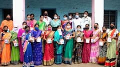 Be Positive : रिंकू राजगुरूचं बर्थडे सेलिब्रेशन! तीनशे विद्यार्थांच्या पालकांना 300 वाफेचे मशीन वाटप