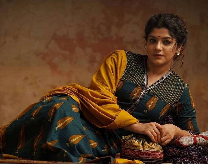 உன் குறுக்குல என்னைய முடிச்சி நீ நடக்குற தருக்கியே