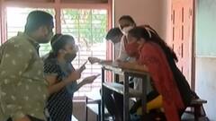 ગાંધીનગરના દેહગામ કેન્દ્રથી રસીકરણની શરૂઆત, જુઓ યુવાનોનો શું છે મૂડ?