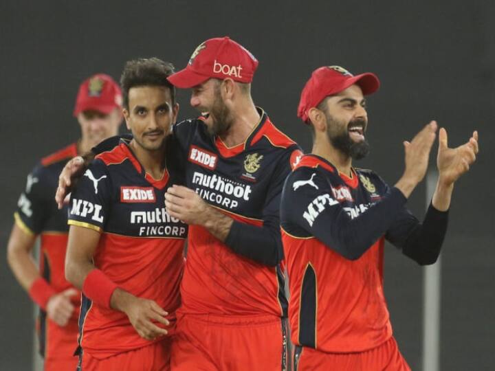 IPL 2021: क्या खत्म होगा RCB का खिताबी सूखा? टिम डेविड, हसरंगा और चमीरा के आने से बेहद मज़बूत हो गई है टीम who will win ipl 2021 rcb full squad after tim david wanindu hasaranga and dushmantha chameera join royal challengers bangalore IPL 2021: क्या खत्म होगा RCB का खिताबी सूखा? टिम डेविड, हसरंगा और चमीरा के आने से बेहद मज़बूत हो गई है टीम