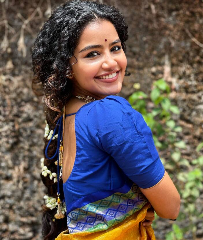 நீ மனசோட கல்வெட்டா நின்ன கண்வெட்டா வெட்டி கொன்ன!