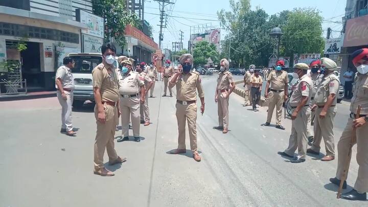 ਇਸ ਲਈ ਬਠਿੰਡਾ ਸ਼ਹਿਰ ਦੇ ਮੁੱਖ ਬਾਜ਼ਾਰ ਅਤੇ ਫਾਇਰ ਬ੍ਰਿਗੇਡ ਚੌਕ ਵਿੱਚ ਅੱਜ ਸਵੇਰ ਤੋਂ ਹੀ ਭਾਰੀ ਸੁਰੱਖਿਆ ਬਲ ਤਾਇਨਾਤ ਕੀਤਾ ਗਿਆ ਸੀ। ਪਰ ਉਨ੍ਹਾਂ ਦੇ ਇਸ ਪ੍ਰੋਗਰਾਮ ਦਾ ਪਤਾ ਕਿਸਾਨਾਂ ਨੂੰ ਲੱਗ ਗਿਆ।