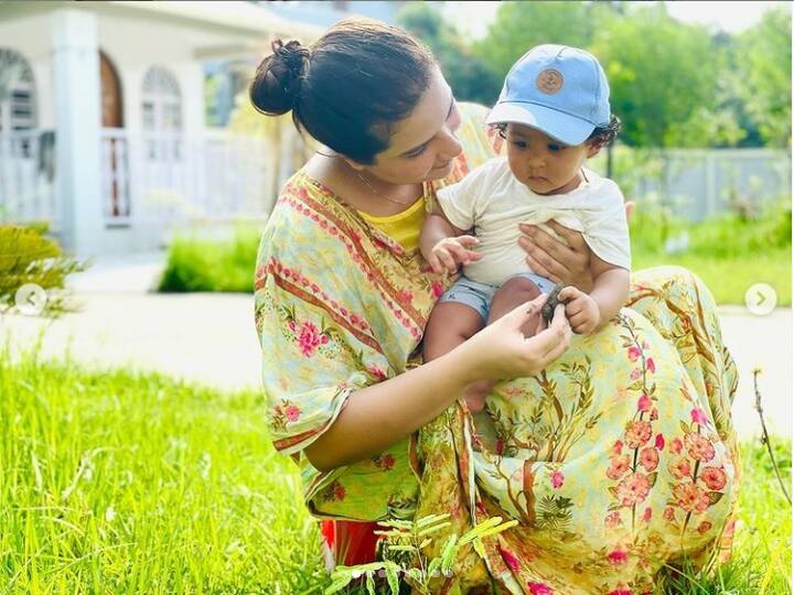 করোনা পরিস্থিতিতে আপাতত বাড়িতেই রয়েছেন তারকা দম্পতি। তবে হামেশাই আরবানার আস্তানা ছেড়ে ব্যারাকপুরে ছুটে যেতে হচ্ছে নব নির্বাচিত বিধায়ককে।