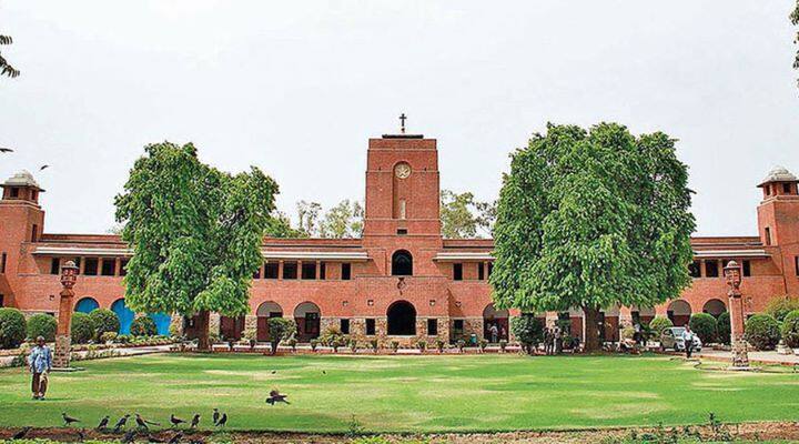 Delhi University Announces Full Fee-Waiver To Students Who Lost Parents Due To Covid Delhi University Announces Full Fee-Waiver To Students Who Lost Parents Due To Covid