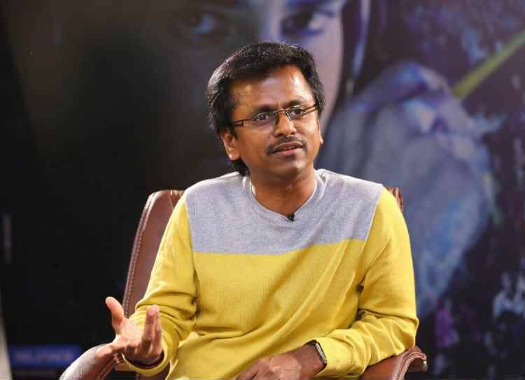 director ar murugadoss act shared nagesh scene viral video இயக்குனராகும் முன் ரூம் பாயாக பணியாற்றிய  ஏ.ஆர்.முருகதாஸ்!