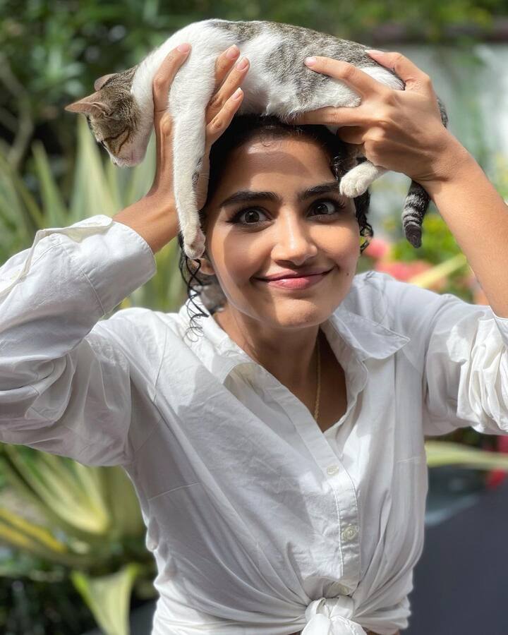 உன் வயசyfதான் தித்திப்பா திண்னேன் உசுரைதான் கத்தி சொன்னேன்