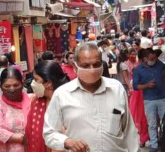 ਕੋਰੋਨਾ ਨਿਯਮਾਂ 'ਚ ਢਿੱਲ ਮਗਰੋਂ ਬਜ਼ਾਰ 'ਚ ਲੋਕਾਂ ਦੀ ਭੀੜ, ਵੇਖੋ ਇਹ ਤਸਵੀਰਾਂ