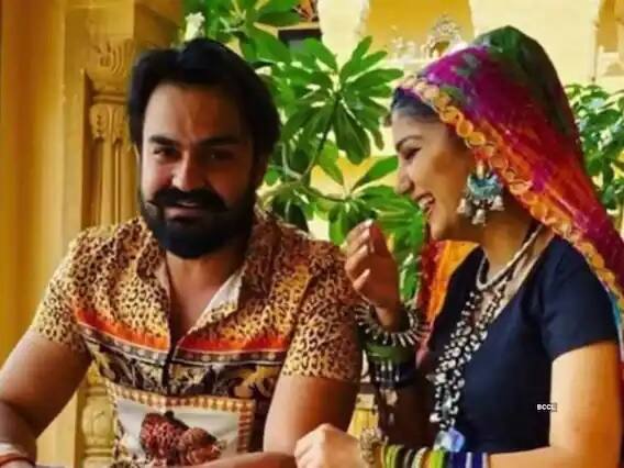 ਸਪਨਾ ਚੌਧਰੀ ਨੇ ਹਰਿਆਣਵੀ ਗਾਇਕ ਵੀਰ ਸਾਹੂ ਨਾਲ ਪਿਛਲੇ ਸਾਲ ਗੁਪਤ ਤਰੀਕੇ ਨਾਲ ਵਿਆਹ ਕਰ ਲਿਆ। ਦੋਵਾਂ ਦੇ ਇੱਕ ਪੁੱਤਰ ਵੀ ਹੈ। ਬੱਚੇ ਦੇ ਜਨਮ ਤੇਂ ਬਾਅਦ ਹੀ ਸਪਨਾ ਦੇ ਵਿਆਹ ਬਾਰੇ ਪਤਾ ਲੱਗਾ ਸੀ।