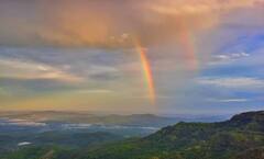 In Pics : आंबोलीतील अद्भूत सौंदर्य; नभात सप्तरंगी छटा, घाटातील दरीत ढगांची चादर