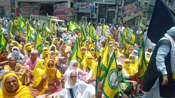 ਕਿਸਾਨ ਯੂਨੀਅਨ ਦੇ ਕਾਰਕੁੰਨਾਂ ਵਿੱਚ ਵੱਡੀ ਗਿਣਤੀ ਵਿੱਚ ਕਿਸਾਨ ਔਰਤਾਂ ਵੀ ਸ਼ਾਮਲ ਸਨ।