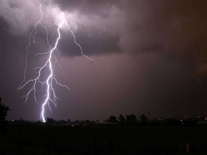 Weather Report Rain thunderstorm alert in Kolkata south Bengal in couple of hours Weather Forecast 05 June Weather Update দক্ষিণবঙ্গে আগামী ২-৩ ঘণ্টার মধ্যে বজ্রবিদ্যুৎ-সহ বৃষ্টির সম্ভাবনা