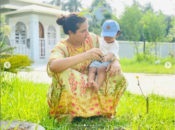 সোশ্যাল মিডিয়ায় এই ছবিটি শেয়ার করে শুভশ্রী লেখেন, 'আজ বিশ্ব পরিবেশ দিবস। আসুন আমরা শপথ নিই প্রকৃতি মা কে বাঁচানোর, রক্ষা করার।'