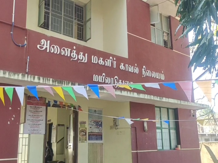 மயிலாடுதுறை : கல்லூரி மாணவி அளித்த பாலியல் துன்புறுத்தல் புகாரில் பள்ளி ஆசிரியர் கைது