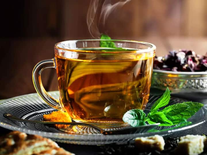 Benefits Of Bay Leaf Hot Bay Leaf Tea For Weight Loss Bay Leaf Tea For Gas Heart And Diabetes Weight Loss Tips: तेज पत्ते से होगा वजन कम, इस तरह बनाकर रोजाना पिएं चाय, होंगे कई फायदे