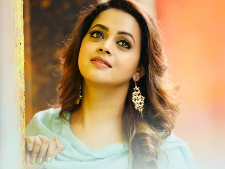 3 ஆண்டுகளில் 20-க்கும் மேற்பட்ட படங்களில் நடித்த பாவனா முதன்முதலில் தமிழில் நடித்த படம் 2006ம் ஆண்டு மிஷ்கின் இயக்கத்தில் வெளியான சித்திரம் பேசுதடி.