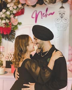 IN PICS | Neha Kakkar Celebrates Her First Birthday Post Wedding With Rohanpreet Singh