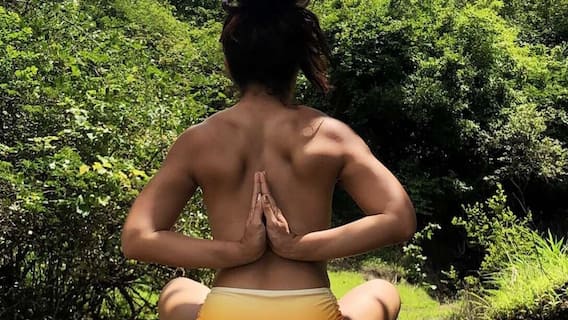 करिश्मा तन्ना से लेकर मंदिरा बेदी तक टीवी की ये संस्कारी बहुएं करवा चुकी हैं टॉपलेस फोटोशूट, तस्वीरें देखकर छूट जाएंगे आपके भी पसीने