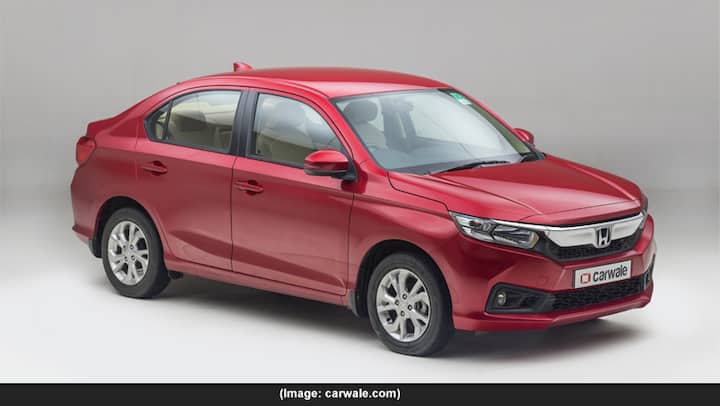 होंडा अमेझच्या Honada Amaze S MT Petrol या कारवर जून 2021 मध्ये 15,000 रुपयांची कॅश डिस्काऊंट दिली जात आहे. त्याचबरोबर कंपनी यावर 15,000 रुपयांचा एक्सचेंज बोनसही देत आहे. याबरोबरच तुम्हाला 4000 रुपयांच्या कॉर्पोरेट डिस्काऊंटचा लाभही मिळू शकेल.