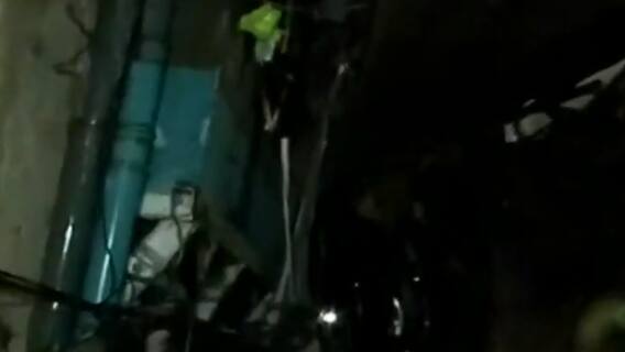 Mumbai: बांद्रा इलाके में इमारत का एक हिस्सा गिरने से 1 की मौत, कई घायल । नमस्ते भारत Full