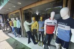 IN PICS| Shops Open In The National Capital As Delhi Unlocks, Migrant Labourers Return To The City