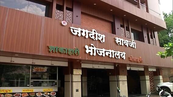 Nagpur Unlock : निर्बंध शिथील झाल्यानंतर नागपूरच्या सावजी भोजनालयात खवय्यांची गर्दी