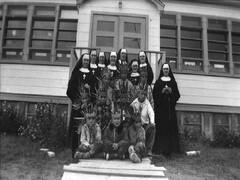 Photos | 215 எலும்புகூடுகள்.. உலகை உலுக்கிய சம்பவம்.. மர்ம பள்ளியின் புகைப்படங்கள்!