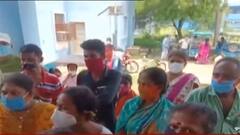 Corona Vaccine: কাটোয়া হাসপাতালে ভ্যাকসিন-হয়রানি, বিক্ষোভ