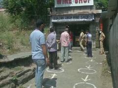 उत्तराखंड: कोरोना कर्फ्यू के बीच तीन दिन खुलेंगी शराब की दुकानें, जानें- कैसे होगा सोशल डिस्टेंसिंग का पालन 