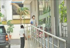 ਹਸਪਤਾਲ 'ਚ ਦਾਖਲ Anshula Kapoor, ਪਾਪਾ ਨਾਲ ਭੈਣ ਨੂੰ ਦੇਖਣ ਪਹੁੰਚੀ Janhvi Kapoor, ਸਾਹਮਣੇ ਆਈਆਂ ਇਹ ਤਸਵੀਰਾਂ