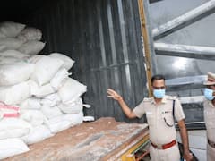 தூத்துக்குடி : கர்நாடகாவில் இருந்து கடத்திவரப்பட்ட மது பாட்டில்கள் பறிமுதல்