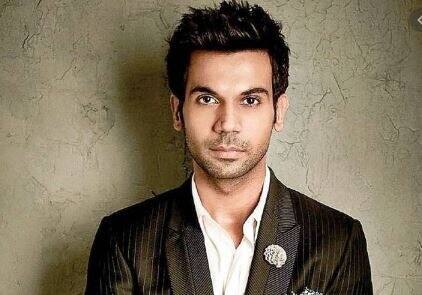 অভিনেতা বলেন, প্রথম দুবছর কোনও কাজ ছিল না। এমনকি খাবার কেনার মতো টাকাও ছিল না সেই সময়। মায়ের পাঠানো টাকায় কার্যত সংসার চলত।