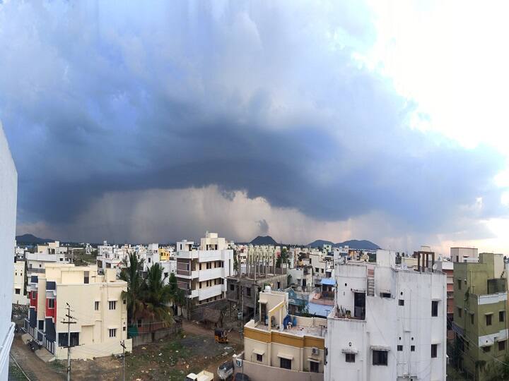 மேகங்கள் குளிர்வித்த சென்னை