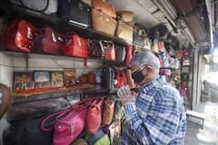 IN PICS| Shops Open In The National Capital As Delhi Unlocks, Migrant Labourers Return To The City