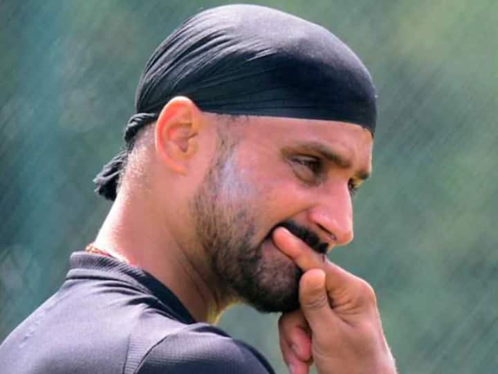Harbhajan Singh believes that Rahul Dravid is a good coach but Ashish Nehra will prove to be a better coach in T20 format Harbhajan Singh News: आशीष नेहरा क्यों ज्यादा अच्छे कोच हो सकते हैं साबित? हरभजन सिंह ने दिया जवाब