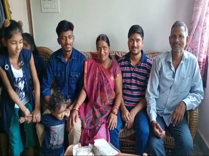 BPSC 64th Exam RESULT: know struggle story of BPSC topper omprakash gupta ann पहले ही अटेम्ट में BPSC टॉपर बने ओमप्रकाश, पब्लिक सर्विस का सपना पूरा करने के लिए छोड़ दी थी नौकरी