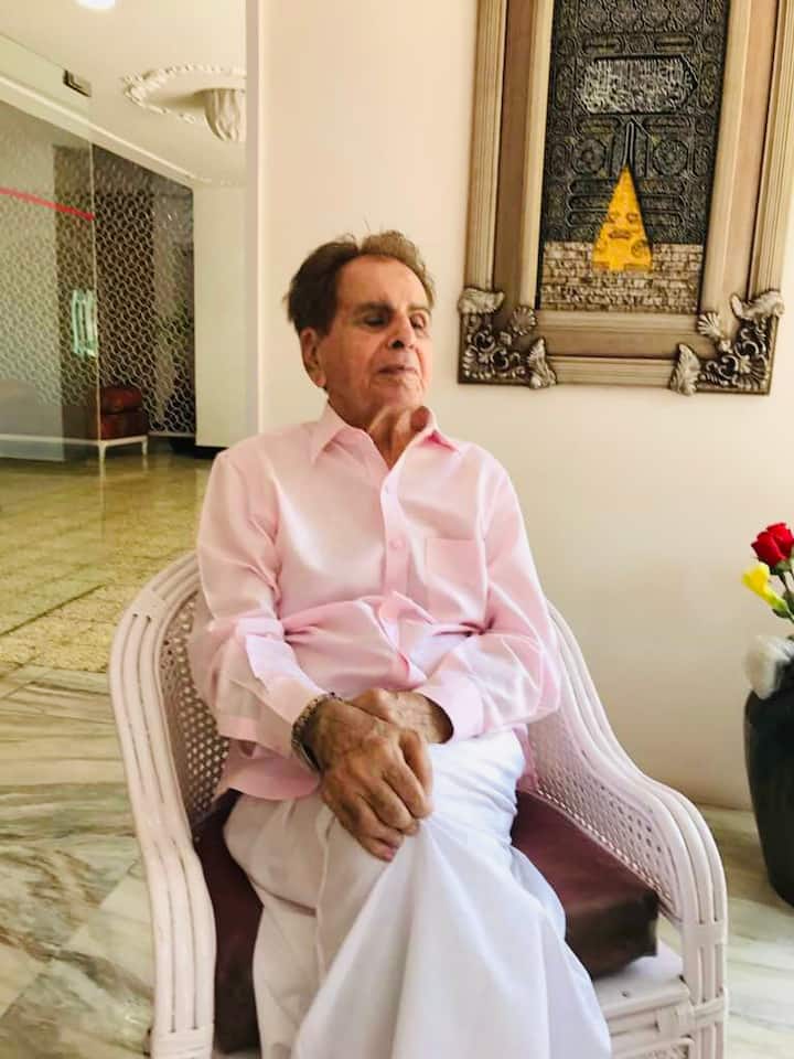 Dilip Kumar Health Update: Veteran Actor On Oxygen Support, Doctors Waiting For Few Test Results To Perform Pleural Aspiration Dilip Kumar Health Update: Veteran Actor On Oxygen Support, Doctors Waiting For Few Test Results To Perform Pleural Aspiration