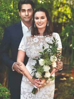 Evelyn Sharma Wedding: अभिनेत्री एवलिन शर्मा ने ब्वॉयफ्रेंड तुषाण भिंडी से ऑस्ट्रेलिया में रचाई शादी, देखिए अनदेखी तस्वीरें