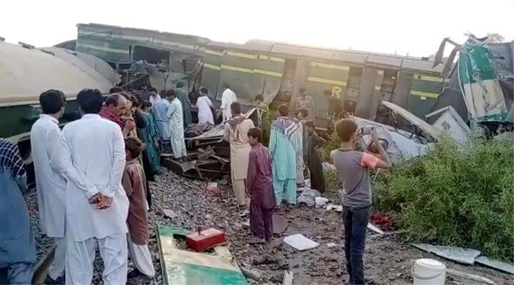 Pakistan Sindh Train Accident Sir Syed Express train collides with Millat Express at least 30 dead Pakistan Sindh Train Accident: 30 Killed As Sir Syed Express Collides With Millat Express, 50 Injured