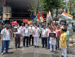 PHOTO : कुठे घोड्यावर स्वार होऊन निषेध, तर कुठे सेंच्युरी झळकावली... इंधन दरवाढीविरोधात काँग्रेसचं राज्यभर आंदोलन- पाहा फोटो