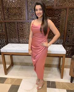 Amrapali Dubey: टीवी से तय किया भोजपुरी फिल्मों का सफर और बन गईं हाईएस्ट पेड अभिनेत्री