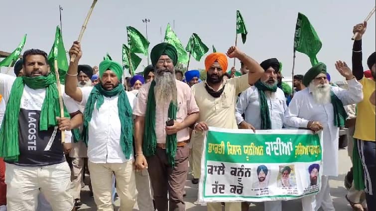 Farmers Going to Delhi Kisan Andolan in very hot summers ਅੱਤ ਦੀ ਗਰਮੀ 'ਚ ਵੀ ਕਿਸਾਨਾਂ ਦੇ ਕਾਫਲੇ ਦਿੱਲੀ ਵੱਲ ਰਵਾਨਾ