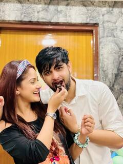 Neel Bhattacharya's Birthday: মাঝরাতে মোমবাতিতে ফুঁ, উপহার, নীলের জন্মদিন সাজিয়ে দিলেন তৃণা